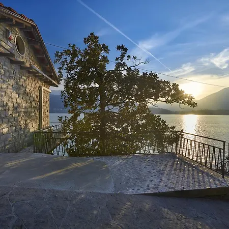 Scoglio With Private Hot Tub And Air Conditioning Villa *