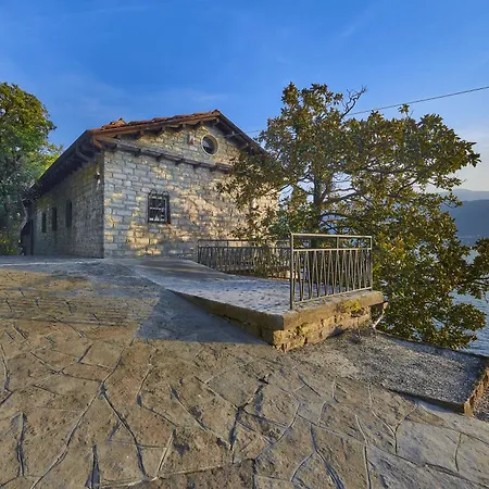 Villa Scoglio With Private Hot Tub And Air Conditioning