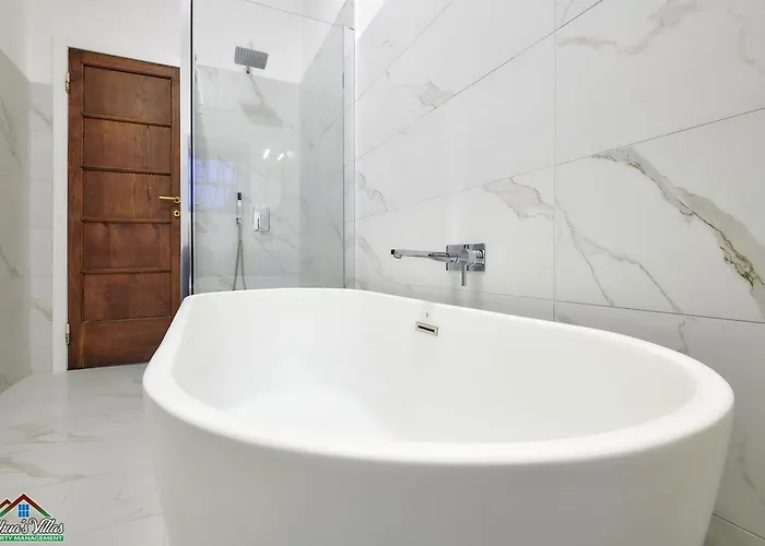 Scoglio With Private Hot Tub And Air Conditioning *