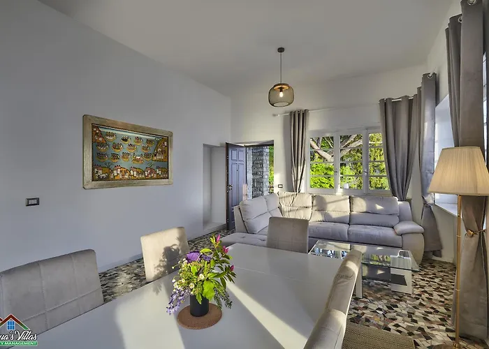 Scoglio With Private Hot Tub And Air Conditioning *