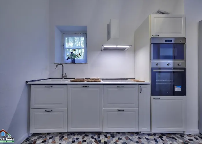 빌라 Scoglio With Private Hot Tub And Air Conditioning 리에르나