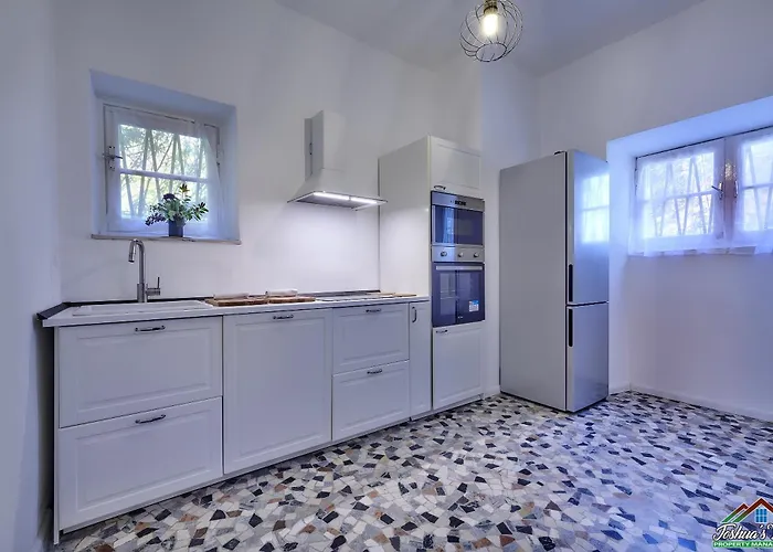 Villa Scoglio With Private Hot Tub And Air Conditioning